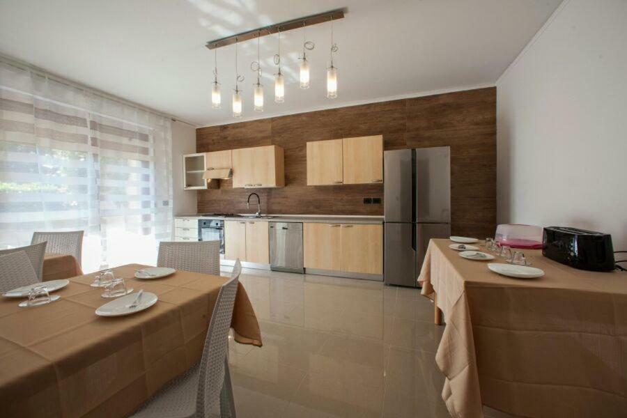 B&B Holidays Artisti Peschiera del Garda Zewnętrze zdjęcie