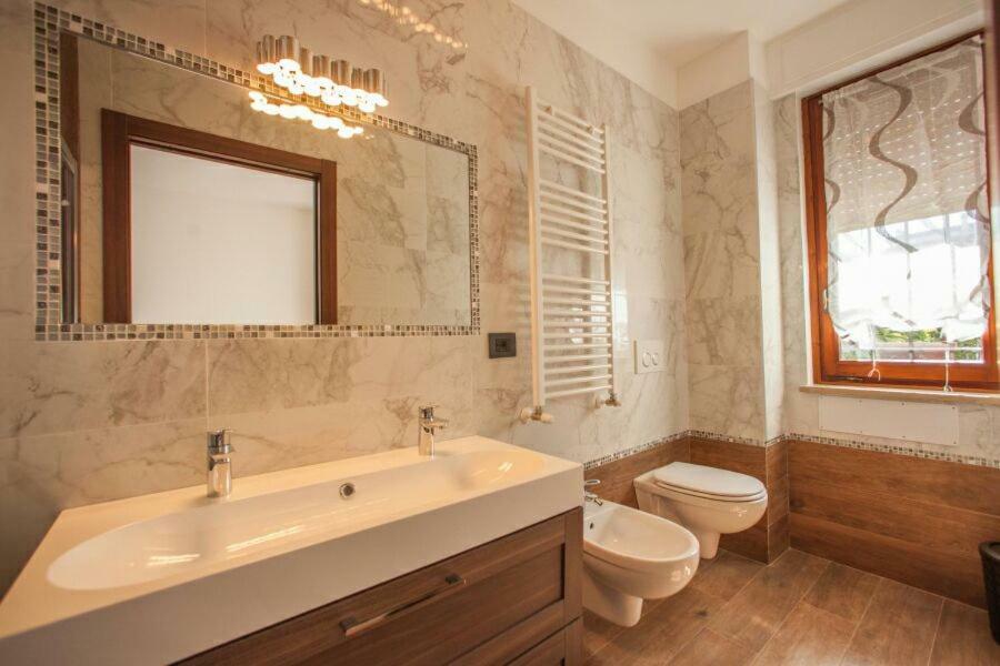B&B Holidays Artisti Peschiera del Garda Zewnętrze zdjęcie